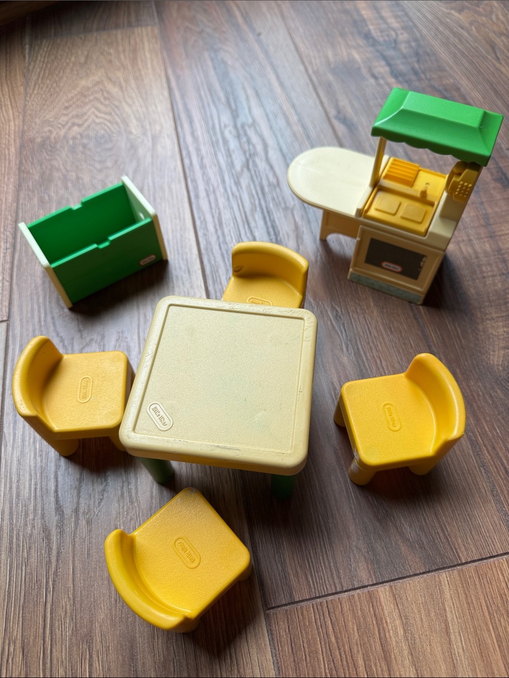 Little Tikes Vintage Table & 4 Chairs, Toy Box and Kitchen Accessory